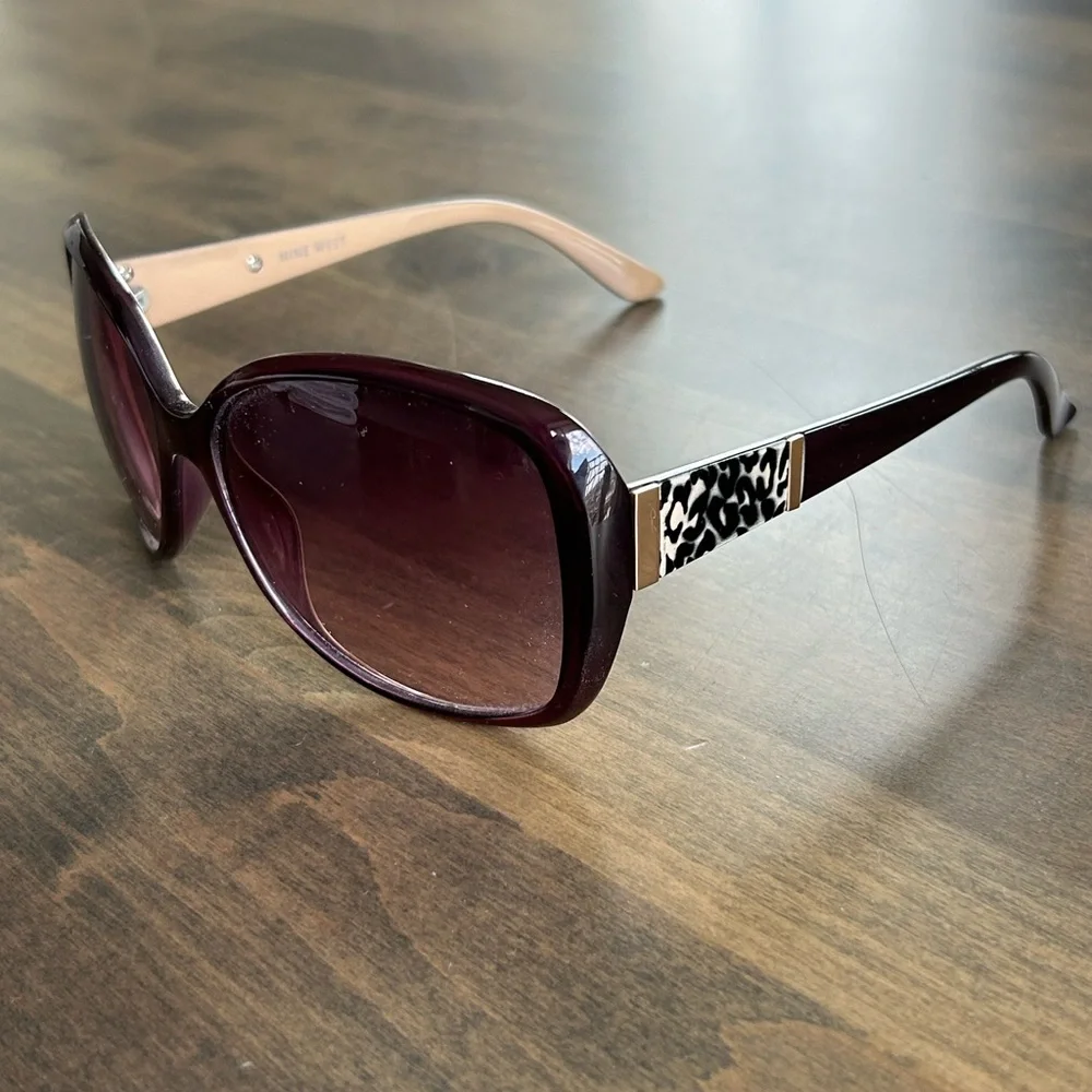 Nine West Sun Glasses NWOT